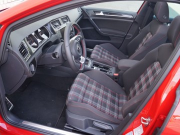 Volkswagen Golf GTI 2,0 TSI 220 KM &ndash; dyskretny atleta