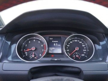 Volkswagen Golf GTI 2,0 TSI 220 KM &ndash; dyskretny atleta