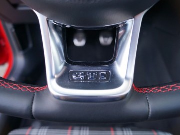 Volkswagen Golf GTI 2,0 TSI 220 KM &ndash; dyskretny atleta