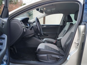 Volkswagen Jetta Highline 2.0 TDI BlueMotion Technology &ndash; Prawie Passat