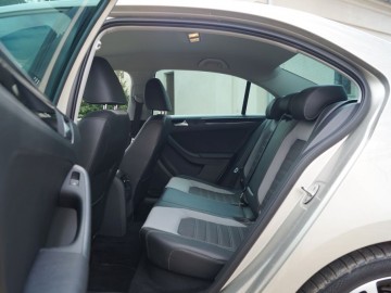 Volkswagen Jetta Highline 2.0 TDI BlueMotion Technology &ndash; Prawie Passat