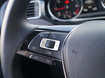 Volkswagen Jetta Highline 2.0 TDI BlueMotion Technology &ndash; Prawie Passat