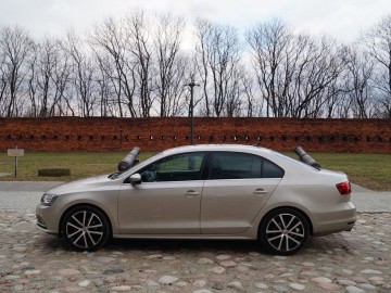 Volkswagen Jetta Highline 2.0 TDI BlueMotion Technology &ndash; Prawie Passat