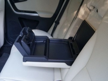 Volvo XC60 D5 AWD 220 KM &ndash; Ikea na kołach