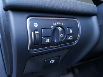 Volvo XC60 D5 AWD 220 KM &ndash; Ikea na kołach