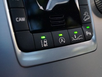 Volvo XC60 D5 AWD 220 KM &ndash; Ikea na kołach