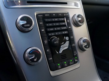Volvo XC60 D5 AWD 220 KM &ndash; Ikea na kołach