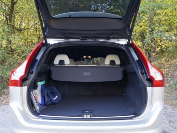 Volvo XC60 D5 AWD 220 KM &ndash; Ikea na kołach