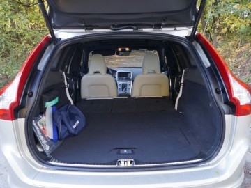 Volvo XC60 D5 AWD 220 KM &ndash; Ikea na kołach