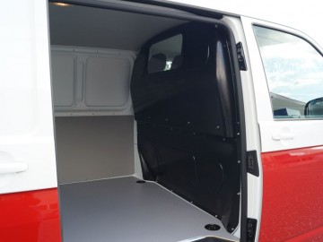 Volkswagen Transporter 2,0 TDi 140 KM MT6 &ndash; Og&oacute;rek po przejściach&hellip;