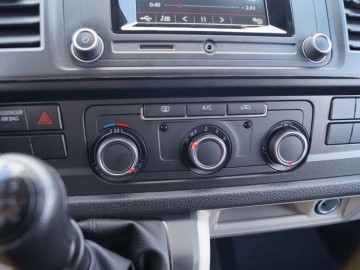 Volkswagen Transporter 2,0 TDi 140 KM MT6 &ndash; Og&oacute;rek po przejściach&hellip;