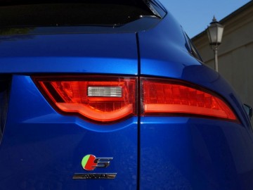 Jaguar F-Pace 3,0 TDV6 AT8 300 KM &ndash; Kocie sprawki