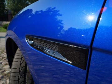 Jaguar F-Pace 3,0 TDV6 AT8 300 KM &ndash; Kocie sprawki