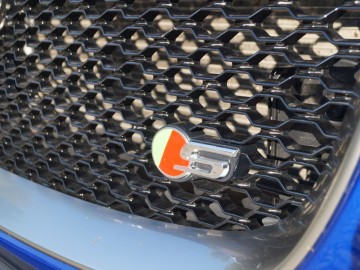 Jaguar F-Pace 3,0 TDV6 AT8 300 KM &ndash; Kocie sprawki