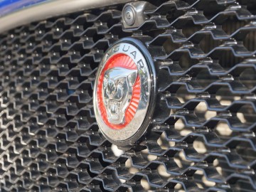 Jaguar F-Pace 3,0 TDV6 AT8 300 KM &ndash; Kocie sprawki