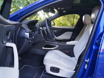 Jaguar F-Pace 3,0 TDV6 AT8 300 KM &ndash; Kocie sprawki