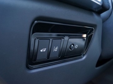 Jaguar F-Pace 3,0 TDV6 AT8 300 KM &ndash; Kocie sprawki