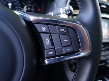 Jaguar F-Pace 3,0 TDV6 AT8 300 KM &ndash; Kocie sprawki