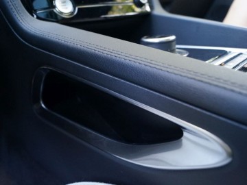 Jaguar F-Pace 3,0 TDV6 AT8 300 KM &ndash; Kocie sprawki