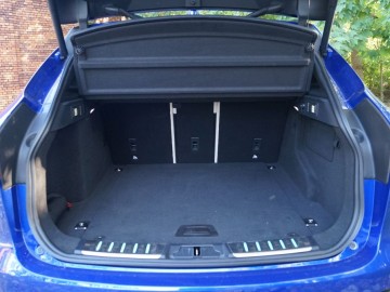 Jaguar F-Pace 3,0 TDV6 AT8 300 KM &ndash; Kocie sprawki