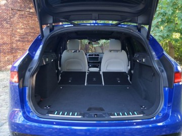 Jaguar F-Pace 3,0 TDV6 AT8 300 KM &ndash; Kocie sprawki