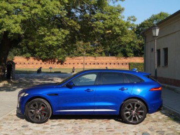 Jaguar F-Pace 3,0 TDV6 AT8 300 KM &ndash; Kocie sprawki