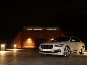Volvo S90 D5 AWD Inscription &ndash; Pięć metr&oacute;w luksusu, czyli piękna bestia