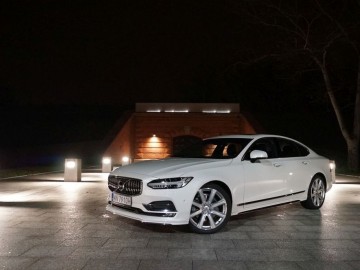 Volvo S90 D5 AWD Inscription &ndash; Pięć metr&oacute;w luksusu, czyli piękna bestia