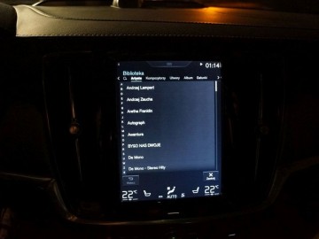 Volvo S90 D5 AWD Inscription &ndash; Pięć metr&oacute;w luksusu, czyli piękna bestia