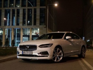 Volvo S90 D5 AWD Inscription &ndash; Pięć metr&oacute;w luksusu, czyli piękna bestia