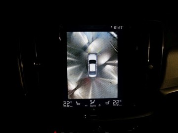 Volvo S90 D5 AWD Inscription &ndash; Pięć metr&oacute;w luksusu, czyli piękna bestia