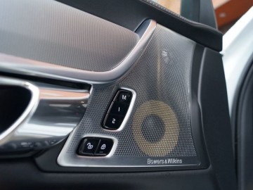 Volvo S90 D5 AWD Inscription &ndash; Pięć metr&oacute;w luksusu, czyli piękna bestia