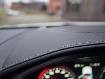 Volvo S90 D5 AWD Inscription &ndash; Pięć metr&oacute;w luksusu, czyli piękna bestia