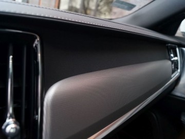 Volvo S90 D5 AWD Inscription &ndash; Pięć metr&oacute;w luksusu, czyli piękna bestia