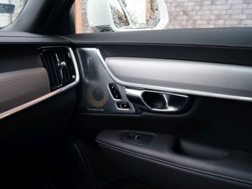 Volvo S90 D5 AWD Inscription &ndash; Pięć metr&oacute;w luksusu, czyli piękna bestia