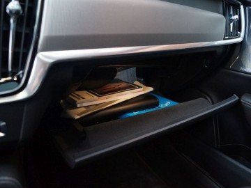 Volvo S90 D5 AWD Inscription &ndash; Pięć metr&oacute;w luksusu, czyli piękna bestia