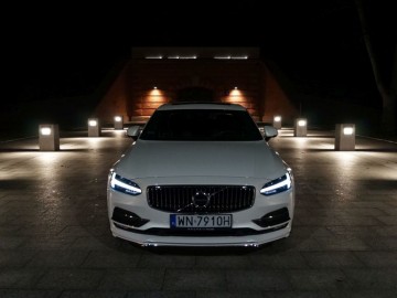 Volvo S90 D5 AWD Inscription &ndash; Pięć metr&oacute;w luksusu, czyli piękna bestia