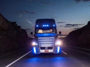 Freightliner Inspiration Truck &ndash; Autonomiczna ciężar&oacute;wka z rekordem