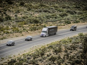Freightliner Inspiration Truck &ndash; Autonomiczna ciężar&oacute;wka z rekordem