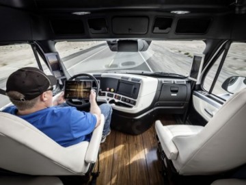 Freightliner Inspiration Truck &ndash; Autonomiczna ciężar&oacute;wka z rekordem