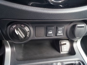 Nissan Navara IV Double Cab 6MT 2.3 DCi 190KM &ndash; W klasie Lux, czyli z rancza do opery&hellip;