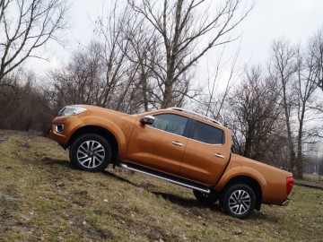 Nissan Navara IV Double Cab 6MT 2.3 DCi 190KM &ndash; W klasie Lux, czyli z rancza do opery&hellip;