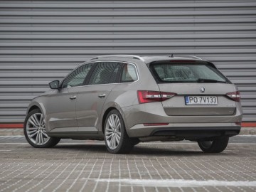 Skoda Superb 2,0 TDI 190 KM 6AT DSG 4&times;4 &ndash; Dynamiczny abstynent&hellip;