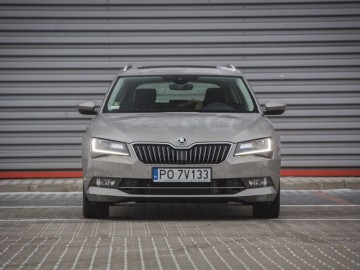 Skoda Superb 2,0 TDI 190 KM 6AT DSG 4&times;4 &ndash; Dynamiczny abstynent&hellip;