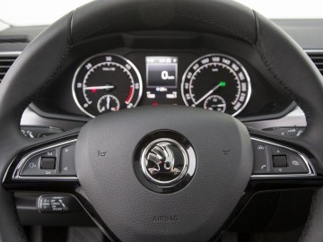 Skoda Superb 2,0 TDI 190 KM 6AT DSG 4&times;4 &ndash; Dynamiczny abstynent&hellip;