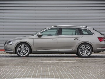 Skoda Superb 2,0 TDI 190 KM 6AT DSG 4&times;4 &ndash; Dynamiczny abstynent&hellip;