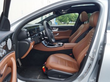Mercedes Benz E220d W213 kombi 9G-Tronic &ndash; Elegancja i blichtr