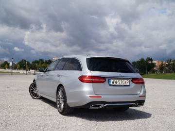 Mercedes Benz E220d W213 kombi 9G-Tronic &ndash; Elegancja i blichtr