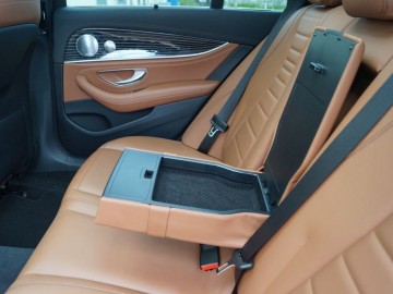 Mercedes Benz E220d W213 kombi 9G-Tronic &ndash; Elegancja i blichtr