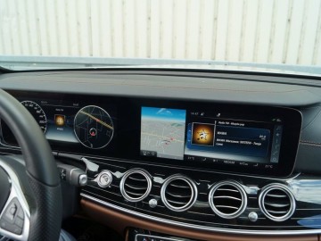 Mercedes Benz E220d W213 kombi 9G-Tronic &ndash; Elegancja i blichtr